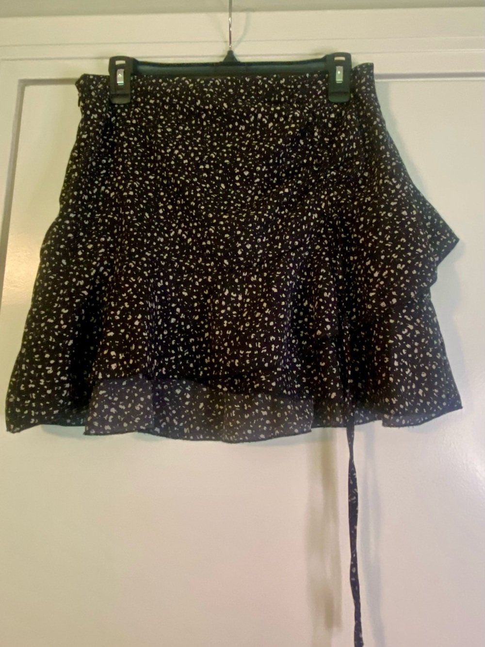SHEIN Black Mini Skirt with White Micro Floral